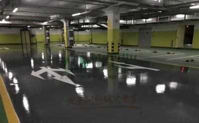 ‌旧地面翻新方案：曲松环氧地坪涂层覆盖混凝土裂缝修复技术